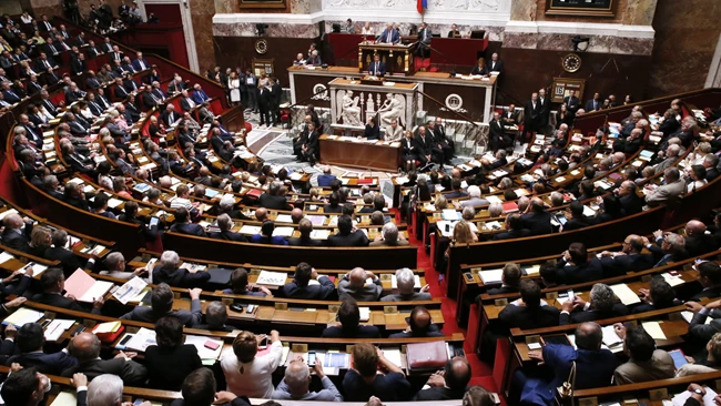 Γαλλικές εκλογές: Νίκη Μακρόν, αποχή ρεκόρ, κατακερματισμένη Βουλή: Τι λένε οι αναλυτές
