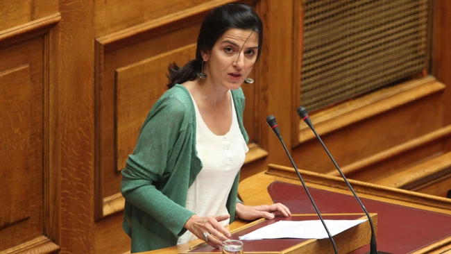 Πρώην βουλευτής του ΣΥΡΙΖΑ υποψήφια με το ΜέΡΑ25 - Απάντηση Βαρουφάκη στις μεταγραφές Τσίπρα