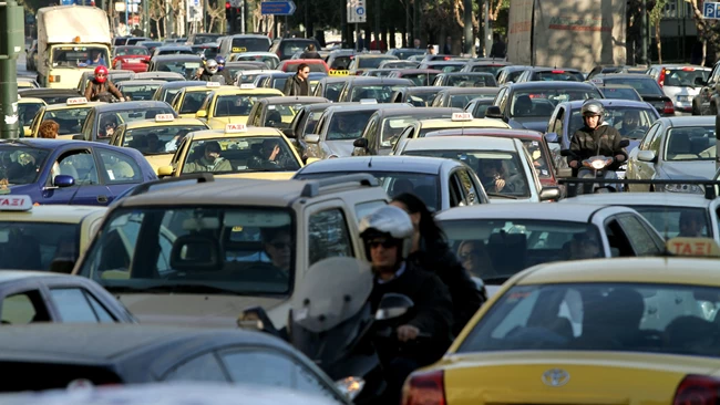 Κυκλοφοριακό: Γιατί ''φρακάρουν'' οι δρόμοι της Αθήνας - Ο "πονοκέφαλος" του κέντρου και οι εναλλακτικές που σώζουν ζωές