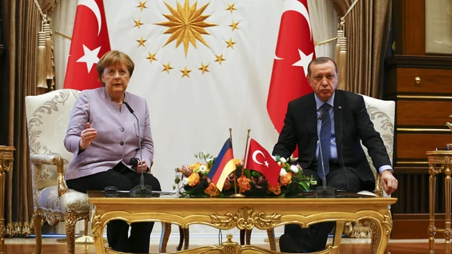 Τι είπαν Μέρκελ-Ερντογάν για προσφυγικό, Αιγαίο και Συρία