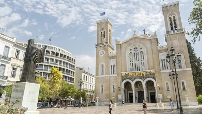 Πουλούσε ναρκωτικά στον περίβολο της Μητρόπολης Αθηνών