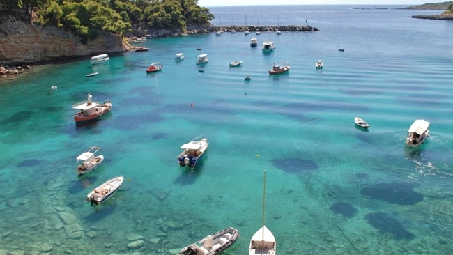 Αλόννησος: Ύμνος από τo Family Traveller για οικογενειακές διακοπές χωρίς συνωστισμό