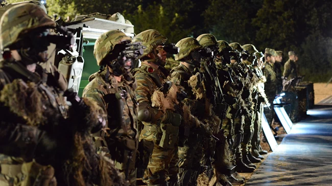 Οσμή σκανδάλου με τις διόπτρες νυκτός στον ελληνικό στρατό