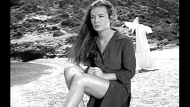 Μετά την απαγορευμένη ταινία της Αλίκης, θα δούμε & της Καρέζη