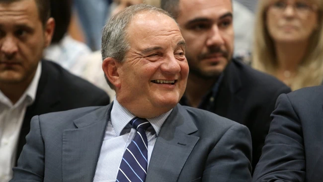 Νέα κουμπαριά για τον Κώστα Καραμανλή - ποιους θα παντρέψει