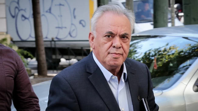 Επιστολή-μανιφέστο Δραγασάκη: "Ο ΣΥΡΙΖΑ κηρύσσεται σε κατάσταση έκτακτης ανάγκης - Να αποσυρθούν οι διαγραφές"