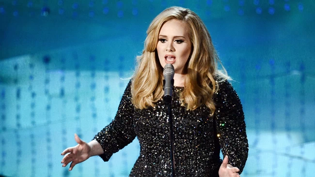 Η 'νέα' Adele μετά το διαζύγιο: πόσο αδυνάτισε & η ανανεώθηκε