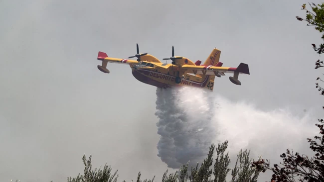 Μεγάλη επιχείρηση για φωτιά στην ανατολική Μάνη