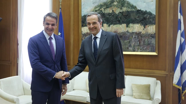 Πανηγυρίζει ο ΣΥΡΙΖΑ για τα βέλη Σαμαρά εναντίον Μητσοτάκη - Ουδέν σχόλιο από Μαξίμου
