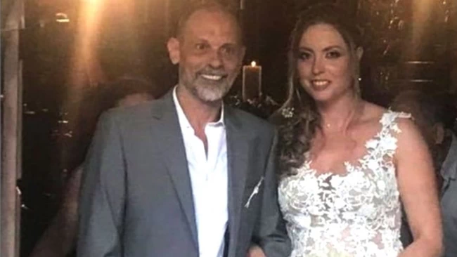 Ο Τζώνυ Θεοδωρίδης έγινε ξανά πατέρας στα 59 του χρόνια