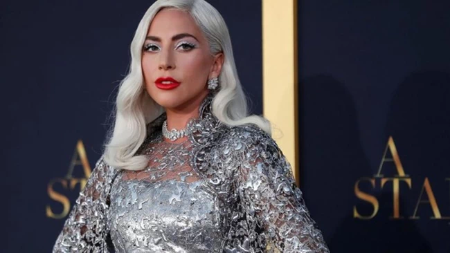 Lady Gaga: Αυτή είναι η selfie χωρίς μακιγιάζ που συγκέντρωσε εκατομμύρια likes