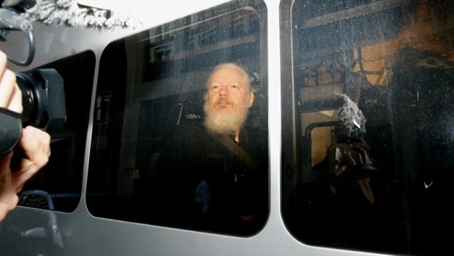 Η Σουηδία απέσυρε τις κατηγορίες βιασμού εναντίον του Τζούλιαν Ασάνζ