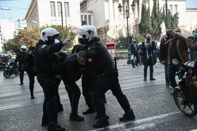 KKE επεισόδια
