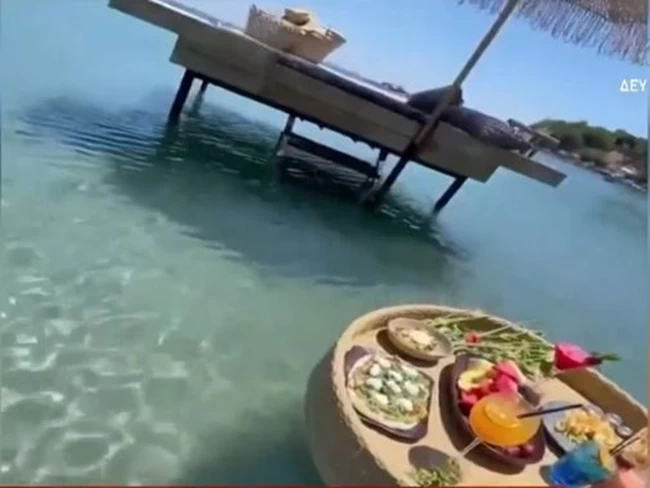 Αυτή είναι η Ελλάδα: Το Beach Bar με το υποβρύχιο γκαρσόνι λειτουργεί παράνομα από το 2016- Στον βρόντο οι εντολές κατεδάφισης