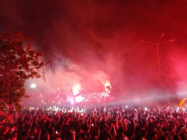 ΠΑΡΤΙ ΒΟΛΟΣ ΦΟΙΤΗΤΕΣ