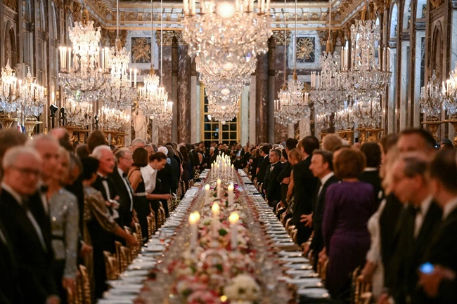 macron king charles