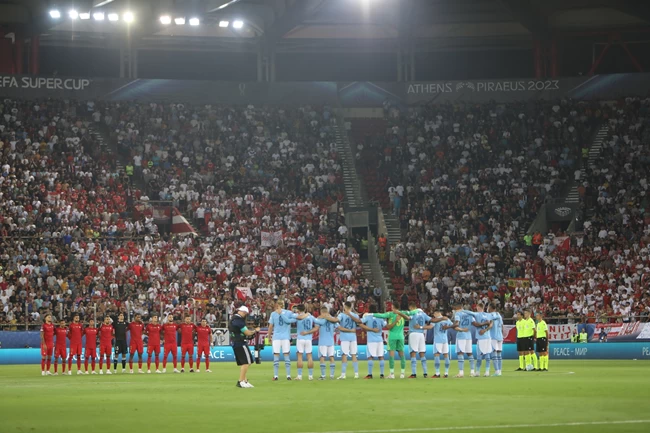 Super Cup: Μαγεία, αγωνία και παρέλαση αστέρων στο Καραϊσκάκη - Η Σίτι την κούπα στα πέναλτι [Βίντεο]