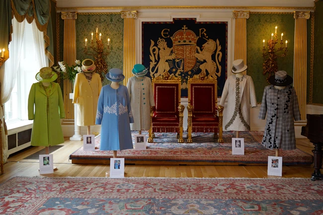 Queen aide