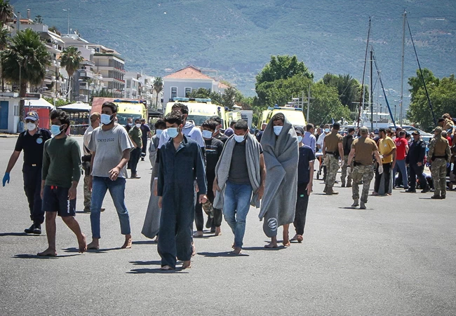 Ναυάγιο στην Πύλο: Το χρονικό της τραγωδίας - Το αλιευτικό αρνούνταν συνεχώς τη βοήθεια του Λιμενικού