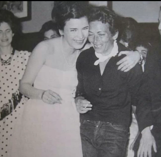ΚΑΡΕΖΗ ΓΑΜΟΣ