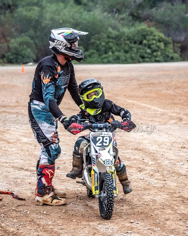 Μαγεύει 6χρονος αναβάτης motocross στα Χανιά: Από το νηπιαγωγείο στην... πίστα [εικόνες - βίντεο]