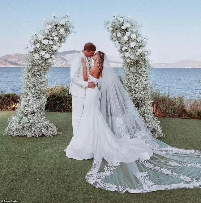 ΓΑΜΟΣ ΣΟΥΝΙΟ ΜΙΣ ΒΡΕΤΑΝΙΑ