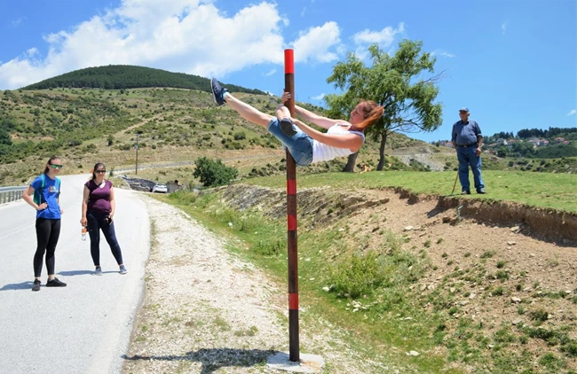 ΤΟΥΡΙΣΤΡΙΑ POLE DANCING