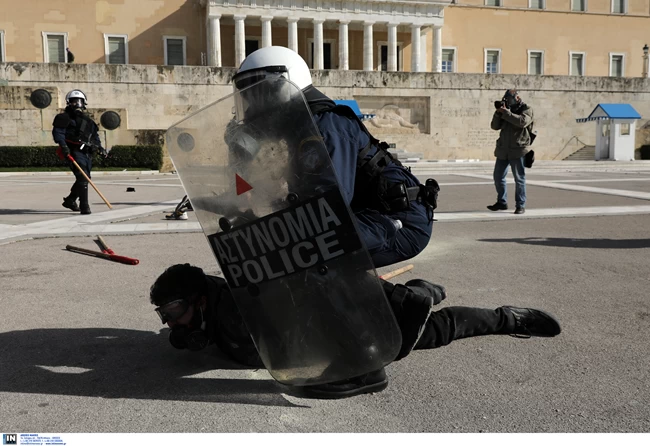 Ενταση και χημικά στο πανεκπαιδευτικό συλλαλητήριο- Πάνω από 30 προσαγωγές