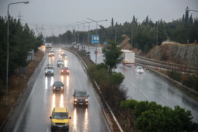 Καιρός: Επιδείνωση με βροχές και καταιγίδες σε αρκετές περιοχές - Πού θα χιονίσει