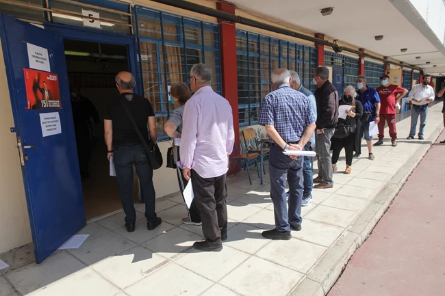 Εκλογές στον ΣΥΡΙΖΑ: 40.000 είχαν ψηφίσει μέχρι τις 12 - Προβλέψεις για πάνω από 100.000 μέλη