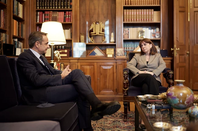 Μητσοτάκης σε Σακελλαροπούλου: Να προετοιμαστούμε για παρατεταμένη αβεβαιότητα - Το μυαλό μας σε όσους ζουν στο νοίκι