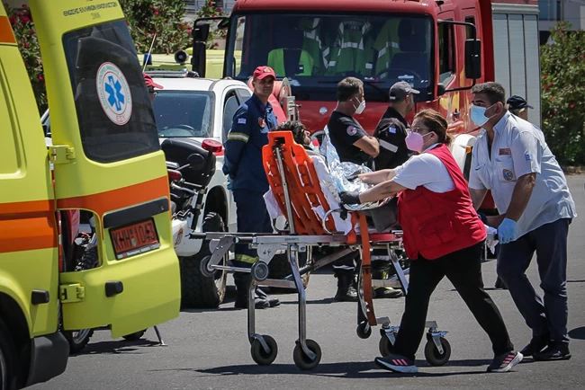 Πολύνεκρο ναυάγιο στην Πύλο: Τρία άτομα ανακρίνονται στο Λιμεναρχείο Καλαμάτας