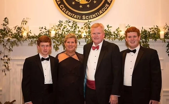 Αποκάλυψη για τον αδίστακτο μεγαλοδικηγόρο που σκότωσε γυναίκα και γιο - Το απίστευτο κόλπο για να αρπάξει 4 εκατ. δολάρια