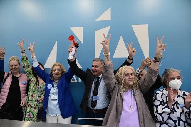ΠΑΝΗΓΥΡΙΣΜΟΙ EXIT POLL
