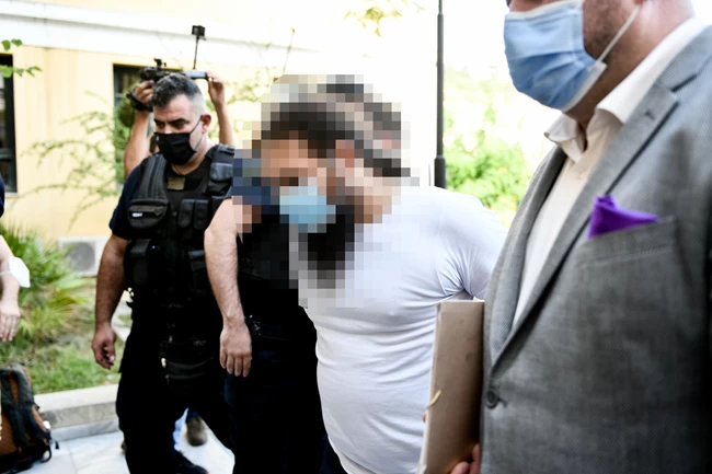 Ιερέας Μονή Πετράκη