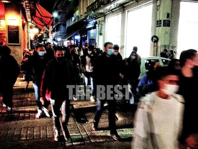 Συνωστισμός στην Πάτρα πριν το lockdown