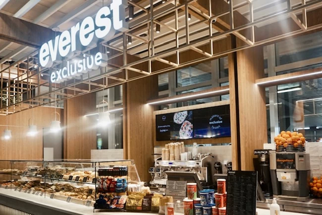"Everest exclusive" στο Αεροδρόμιο της Αθήνας: Με έμφαση στη φρεσκάδα και την προσεγμένη αισθητική