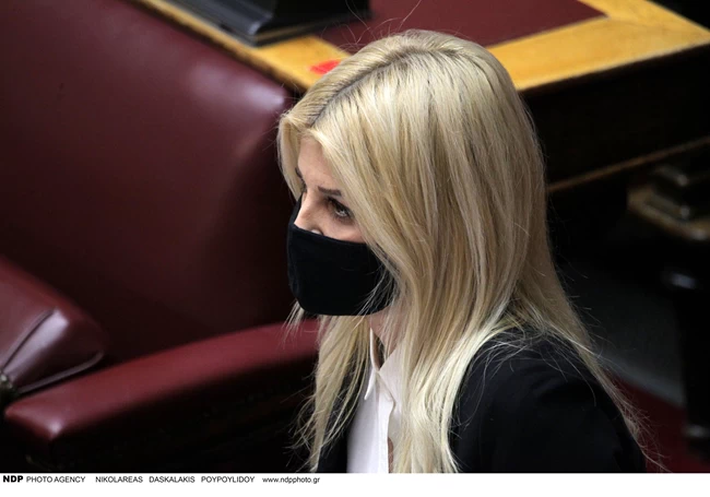 Έλενα Ράπτη