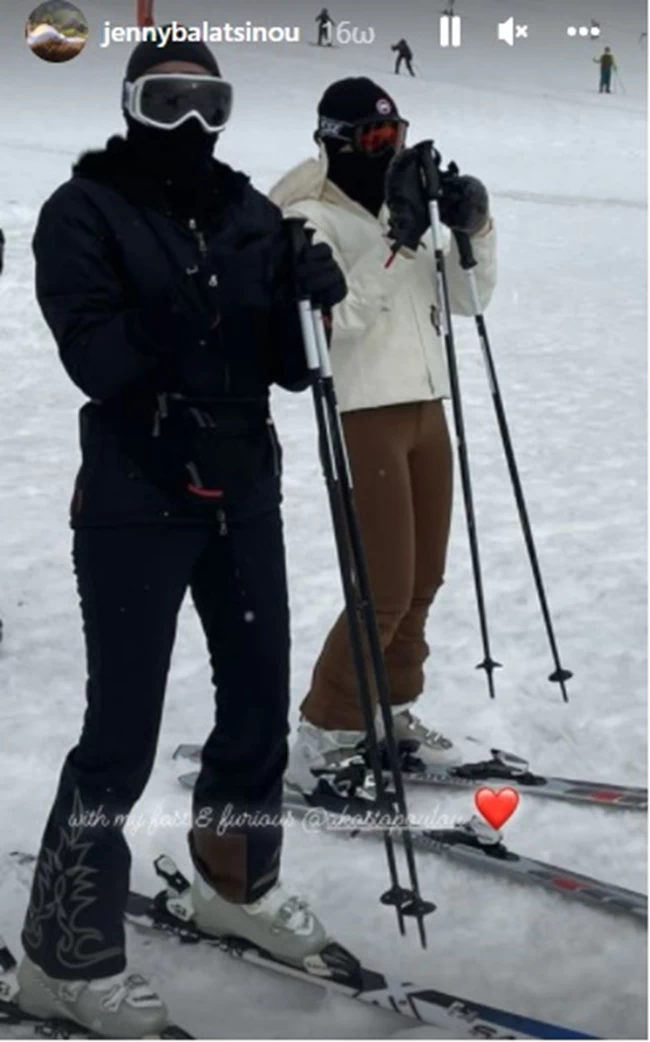 Η Τζένη Μπαλατσινού στα χιόνια: Κάνει σκι με την κόρη της, Αλεξάνδρα Κωστοπούλου [εικόνες]