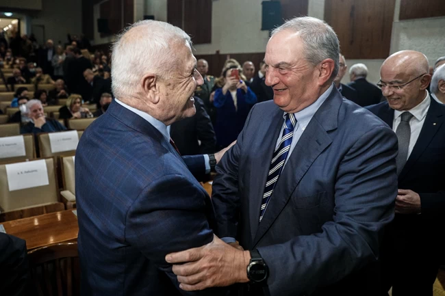 ΜΕΛΙΣΣΑΝΙΔΗΣ ΚΑΡΑΜΑΝΛΗΣ