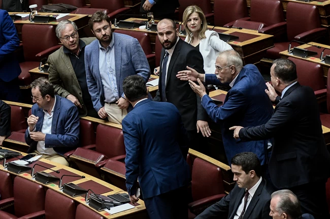 Vouli_SYRIZA_Entasi