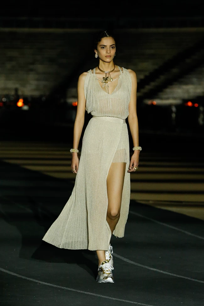 DIOR