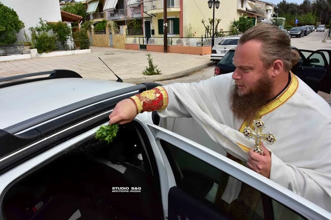Άγιος Χριστόφορος: Με αγιασμό των αυτοκινήτων γιόρτασαν στο Ναύπλιο τον προστάτη των οδηγών [εικόνες - βίντεο]