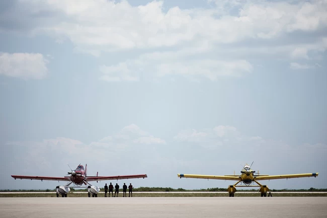 Στη μάχη με τις φλόγες φέτος τα Air Τractors: Στη βάση των πυροσβεστικών αεροσκαφών ο Κυριάκος Μητσοτάκης