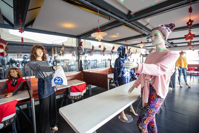 Ψητοπωλείο Θεσσαλονίκη κούκλες