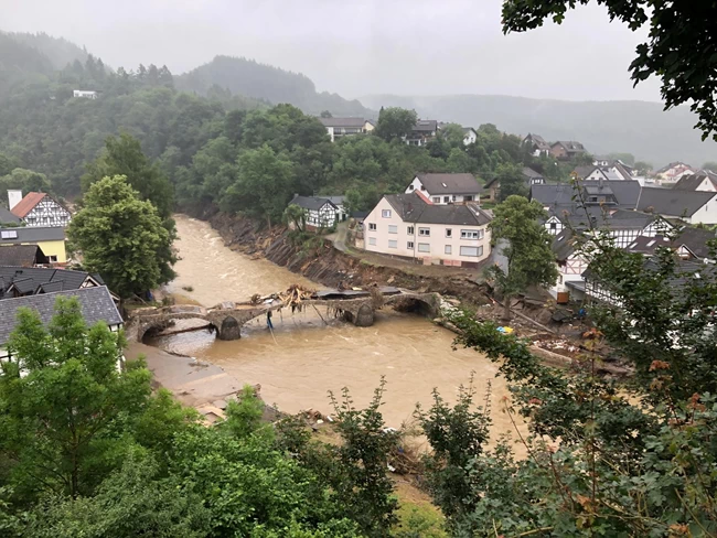 Φονικές πλημμύρες στην Ευρώπη: Ξεπέρασαν τους 120 οι νεκροί - Εκατοντάδες οι αγνοούμενοι [εικόνες]