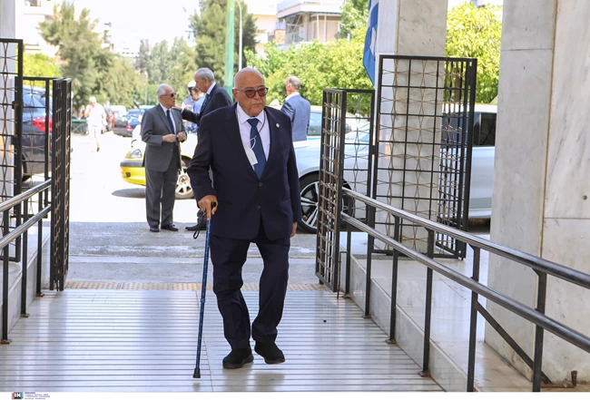 κηδεια μαρινα λαμπρακη