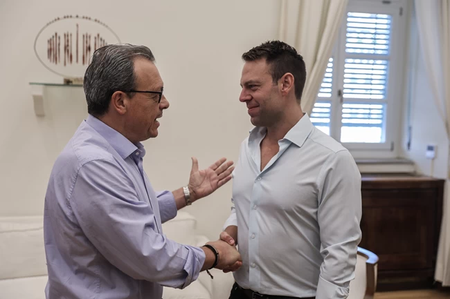 κασσελακης φαμελλος
