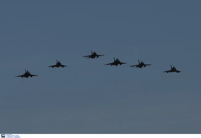 Πολεμικά αεροσκάφη Ακρόπολη