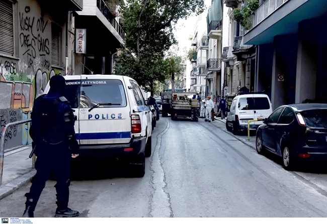 Αστυνομική επιχείρηση στα Εξάρχεια: Σφραγίζουν κτίριο- ορμητήριο αντεξουσιαστών στην οδό Ζαΐμη